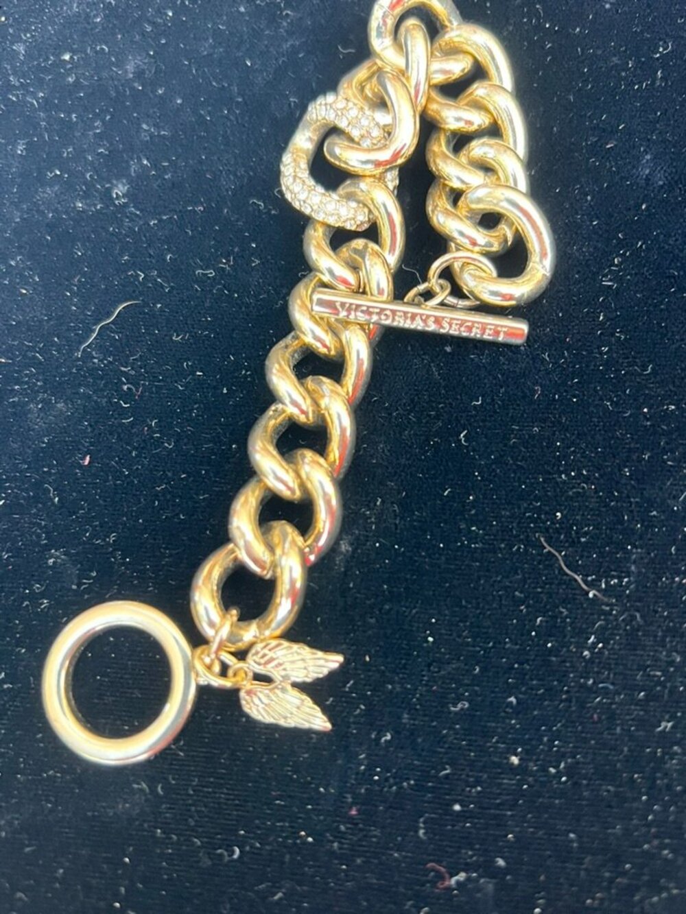 Juicy Couture Gold Tone Chunky Link Toggle Bracelet Crown Logo T-Bar 6 1/2 Inch